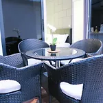 Rr Cozy Studio & Suite