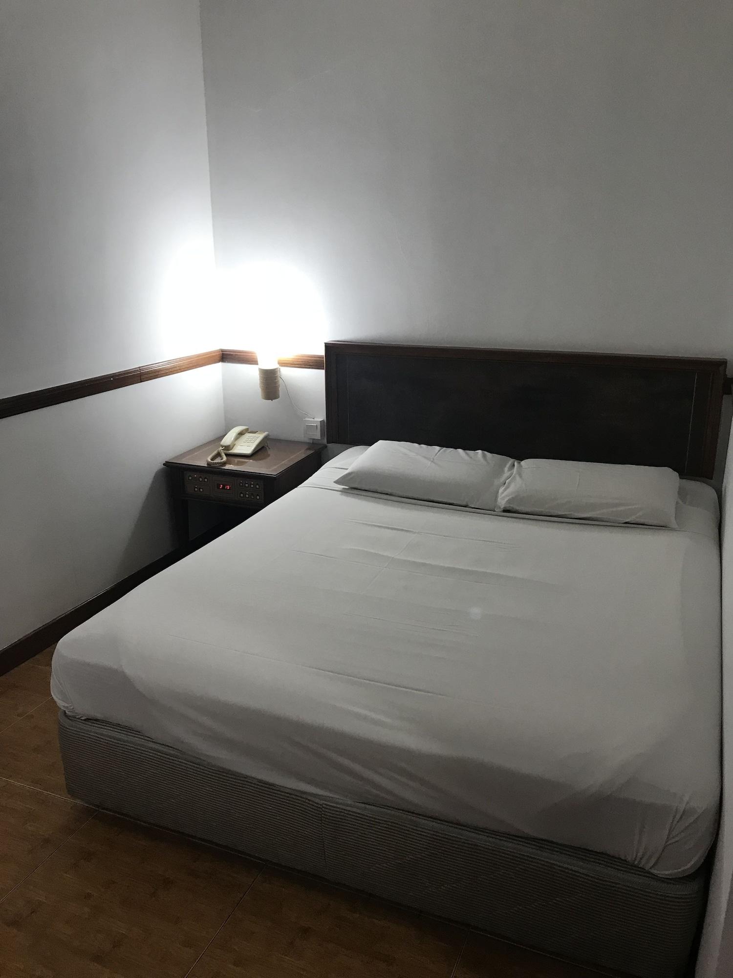 Hotel Four Chain View 2*