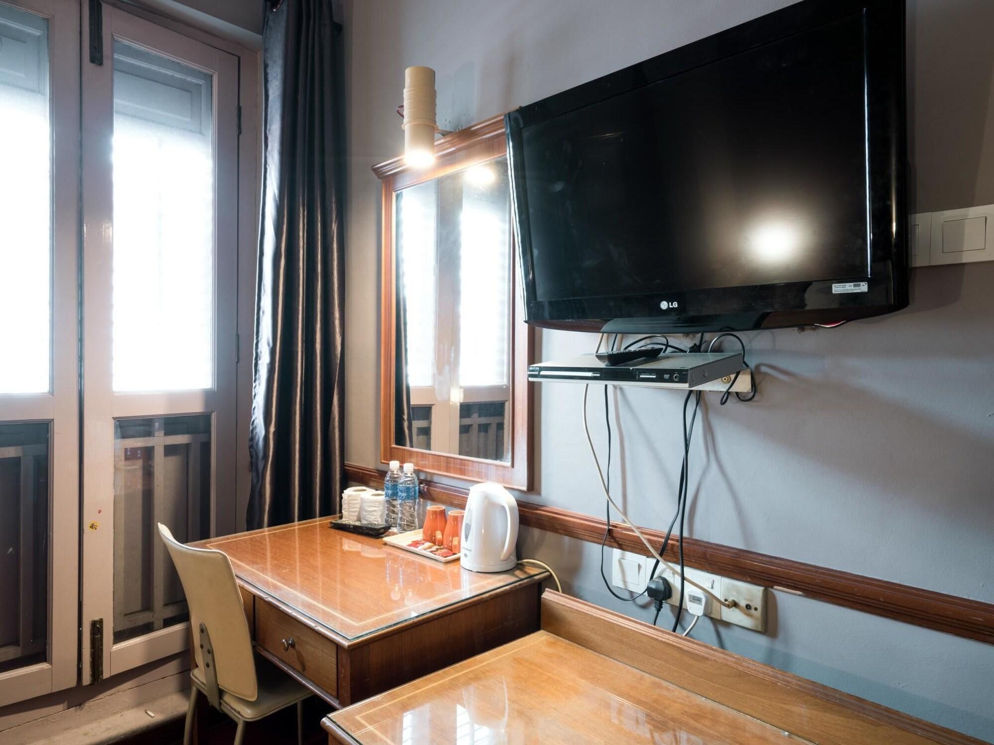 Hotel Four Chain View