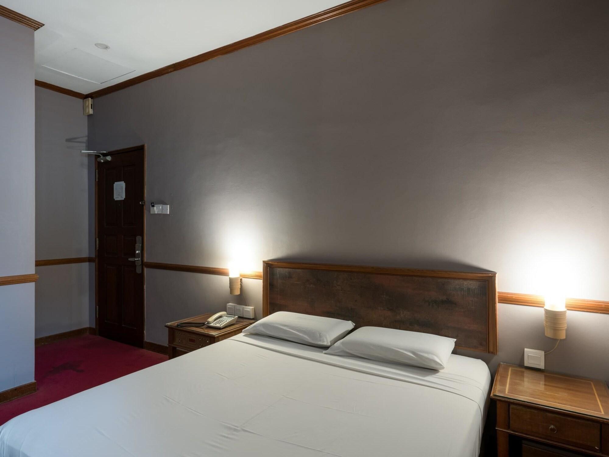 Hotel Four Chain View 2*