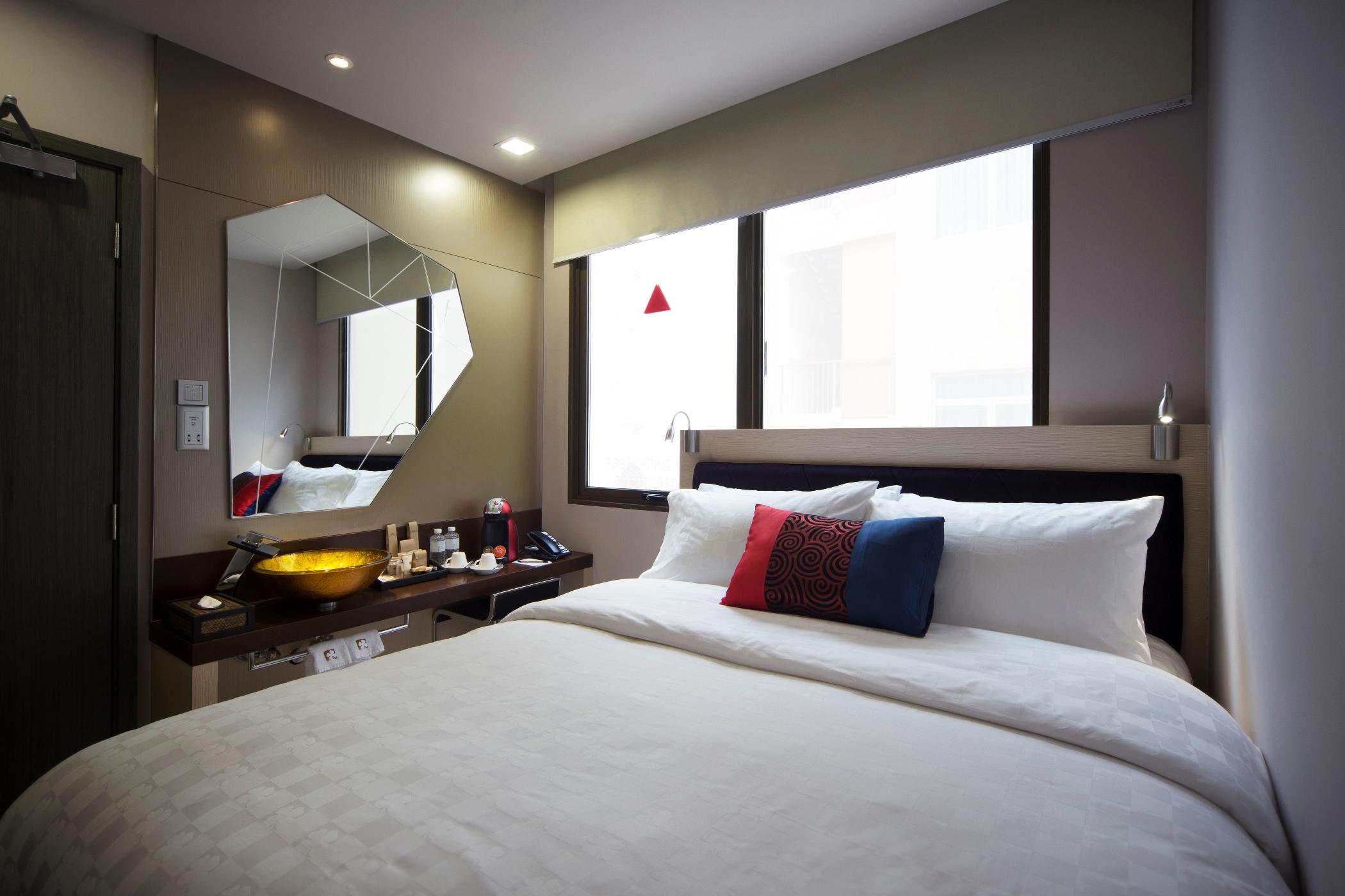 Clover 7 3* Singapura