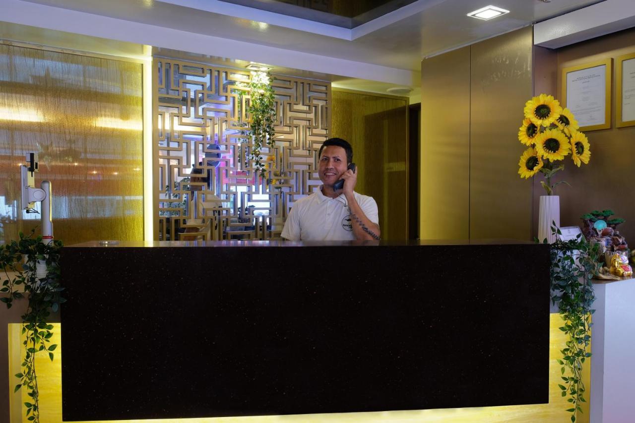 Hotel Sandpiper Singapore