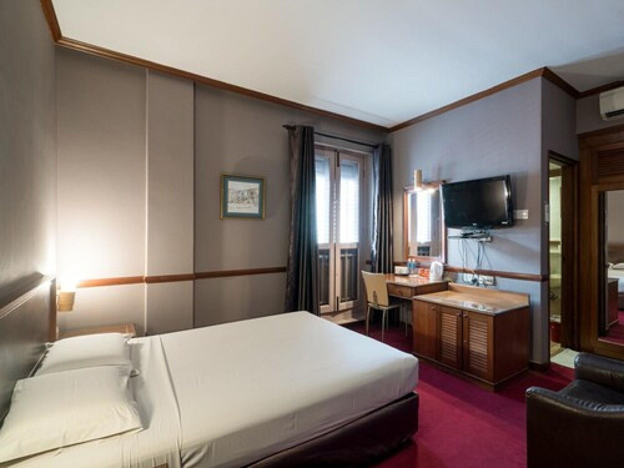 Hotel Four Chain View 2*