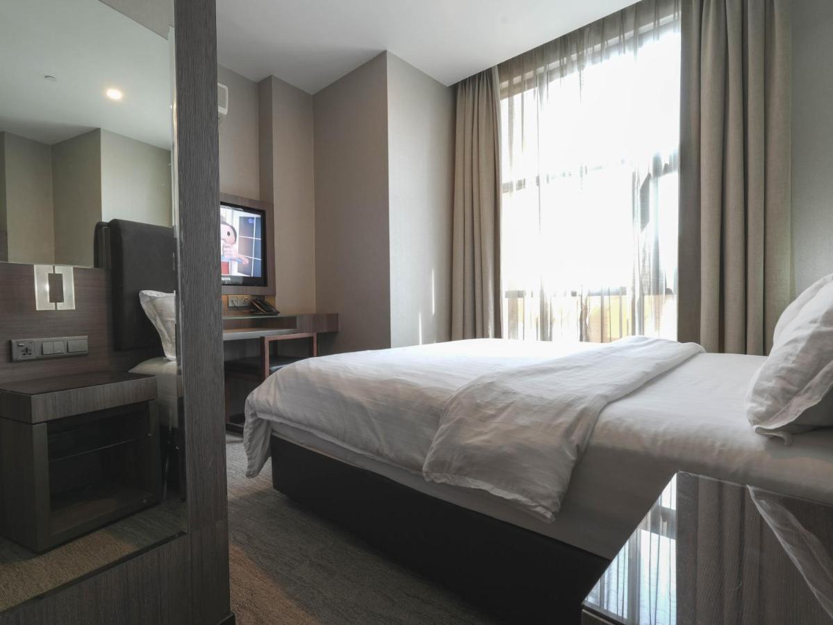 Amrise Kitchener 3* Singapore