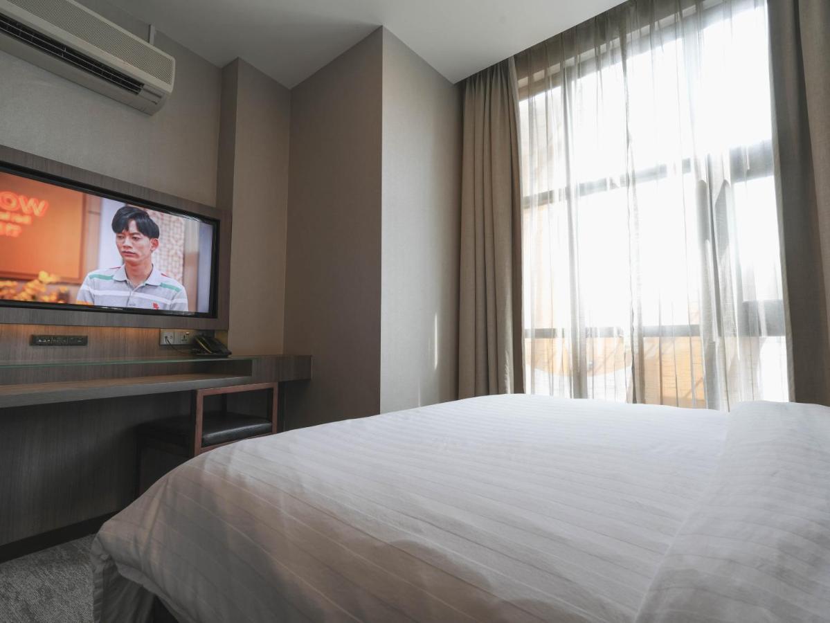 Amrise Kitchener Hotel 3*
