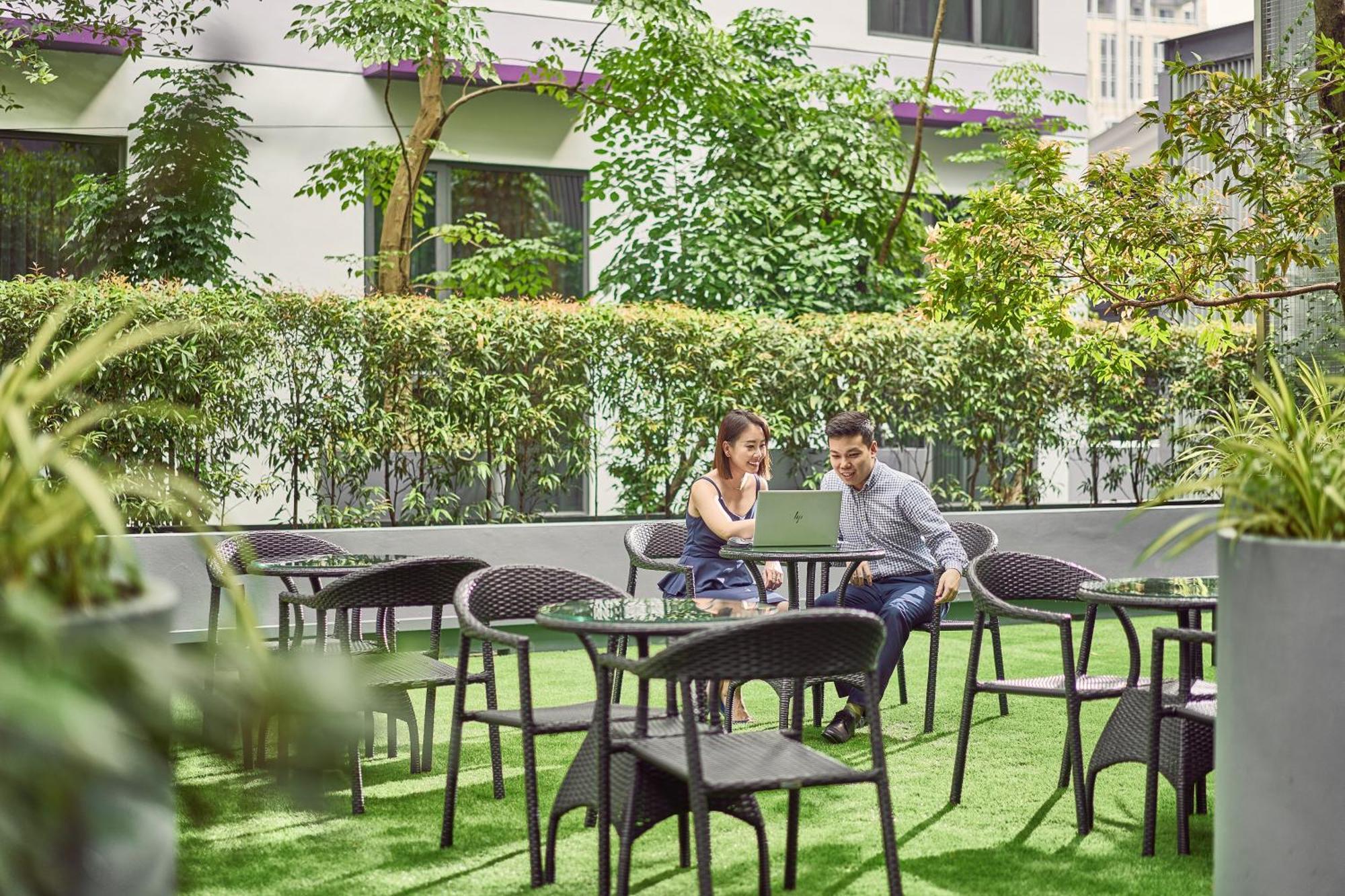 Express Orchard Road By Ihg Hotel 4*