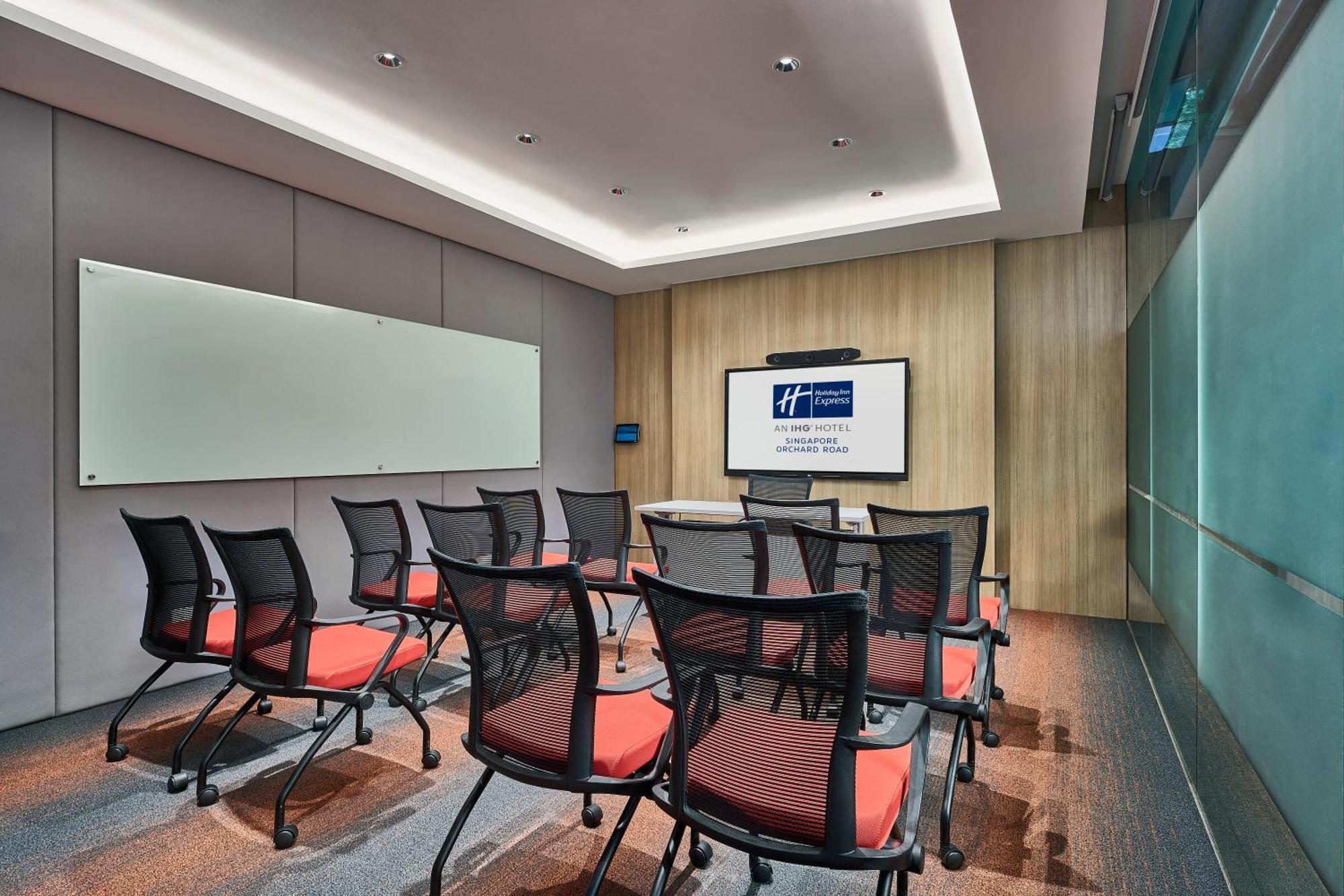 Express Orchard Road By Ihg Hotel