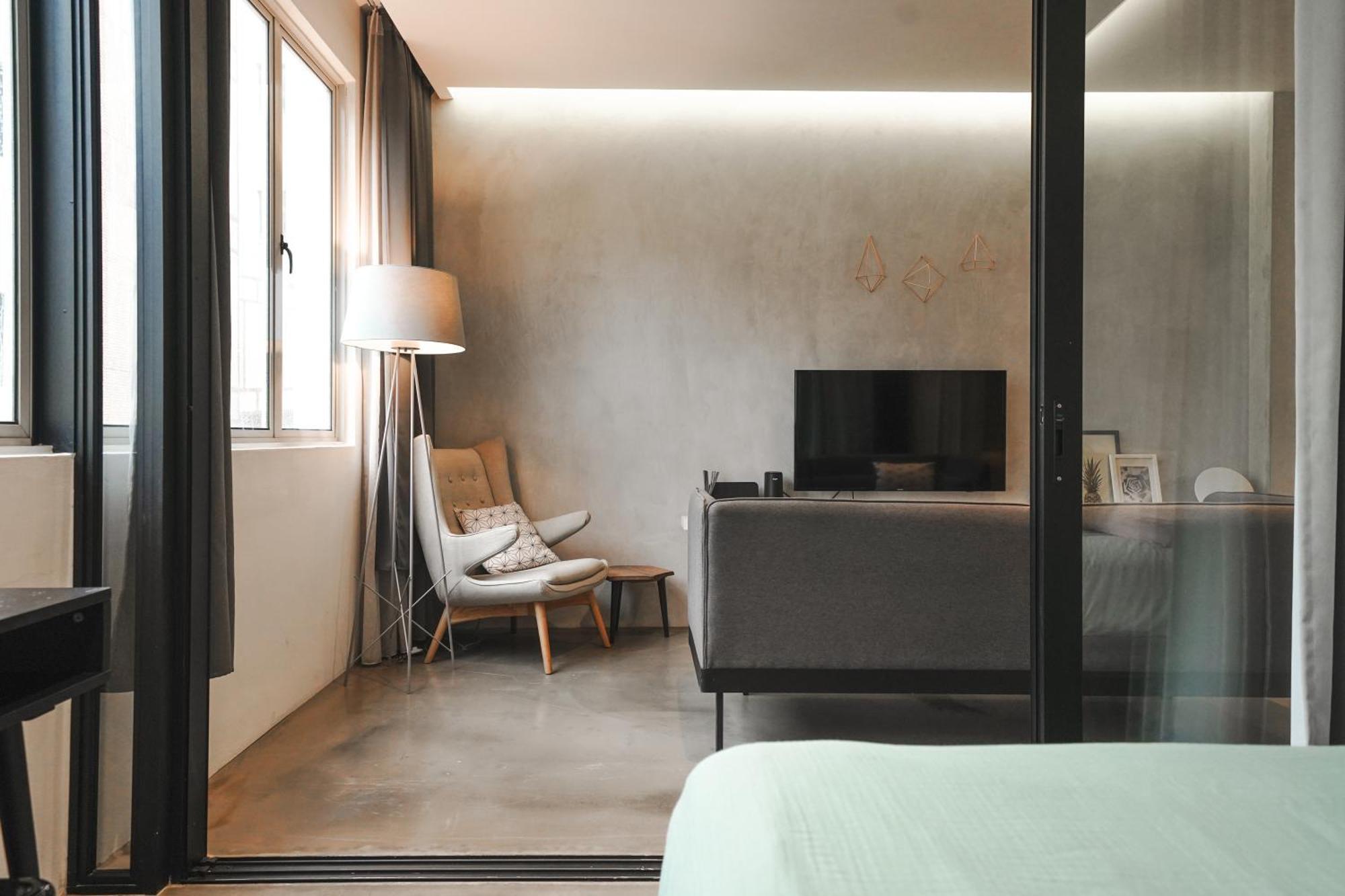 Base Residences: Hong Kong Street Singapura