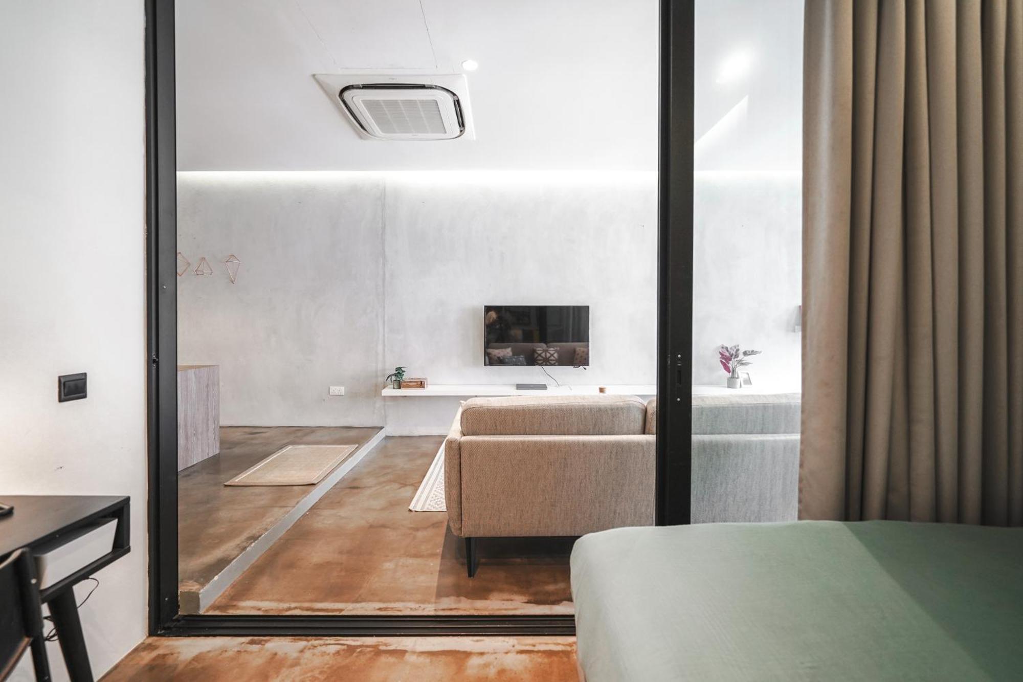 Pangsapuri Base Residences: Hong Kong Street