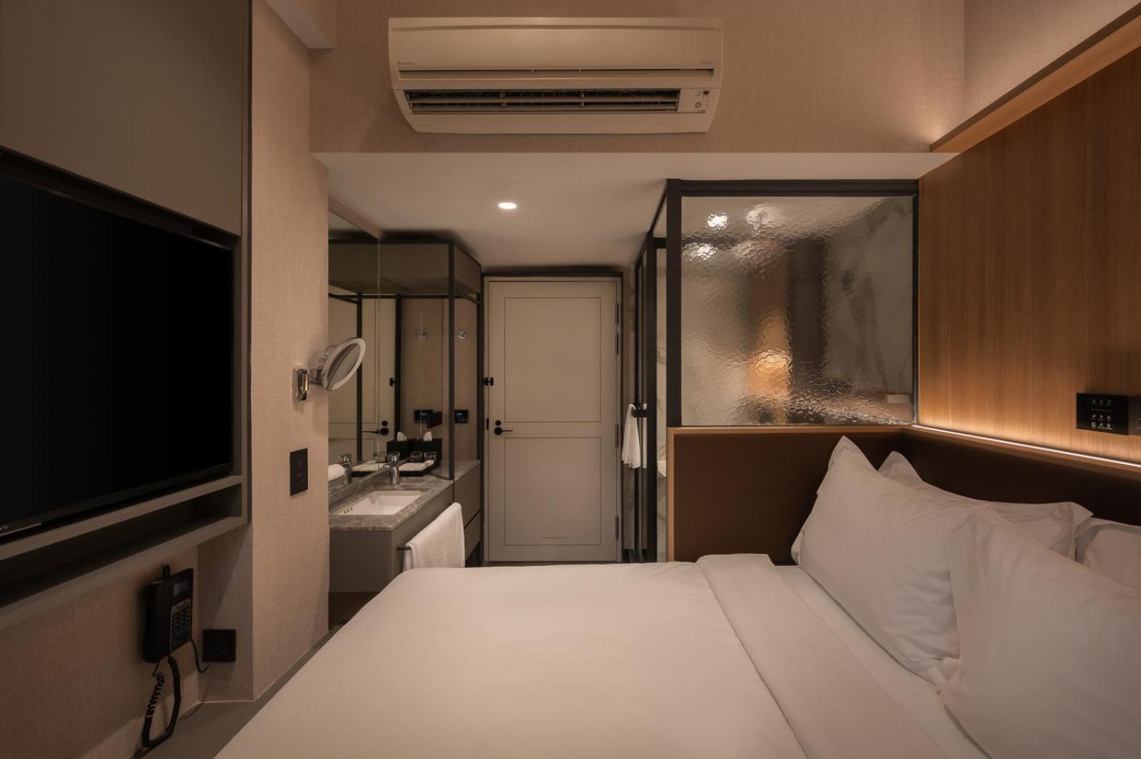 Claude Hotel