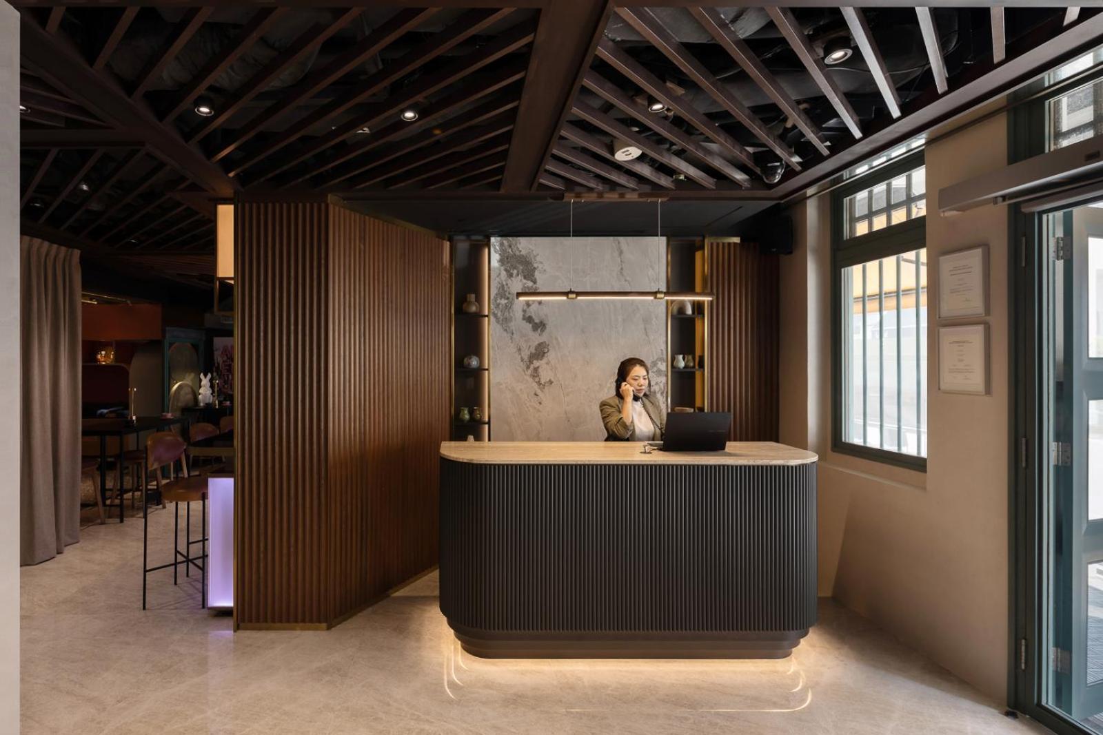 Claude Hotel