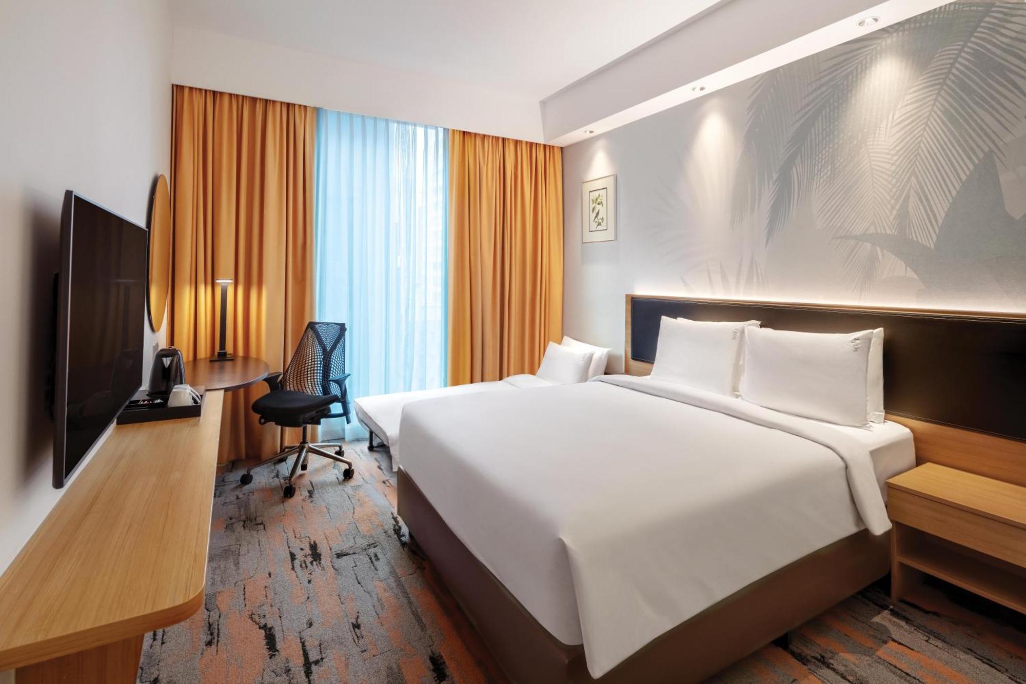 Express Orchard Road By Ihg Hotel 4*