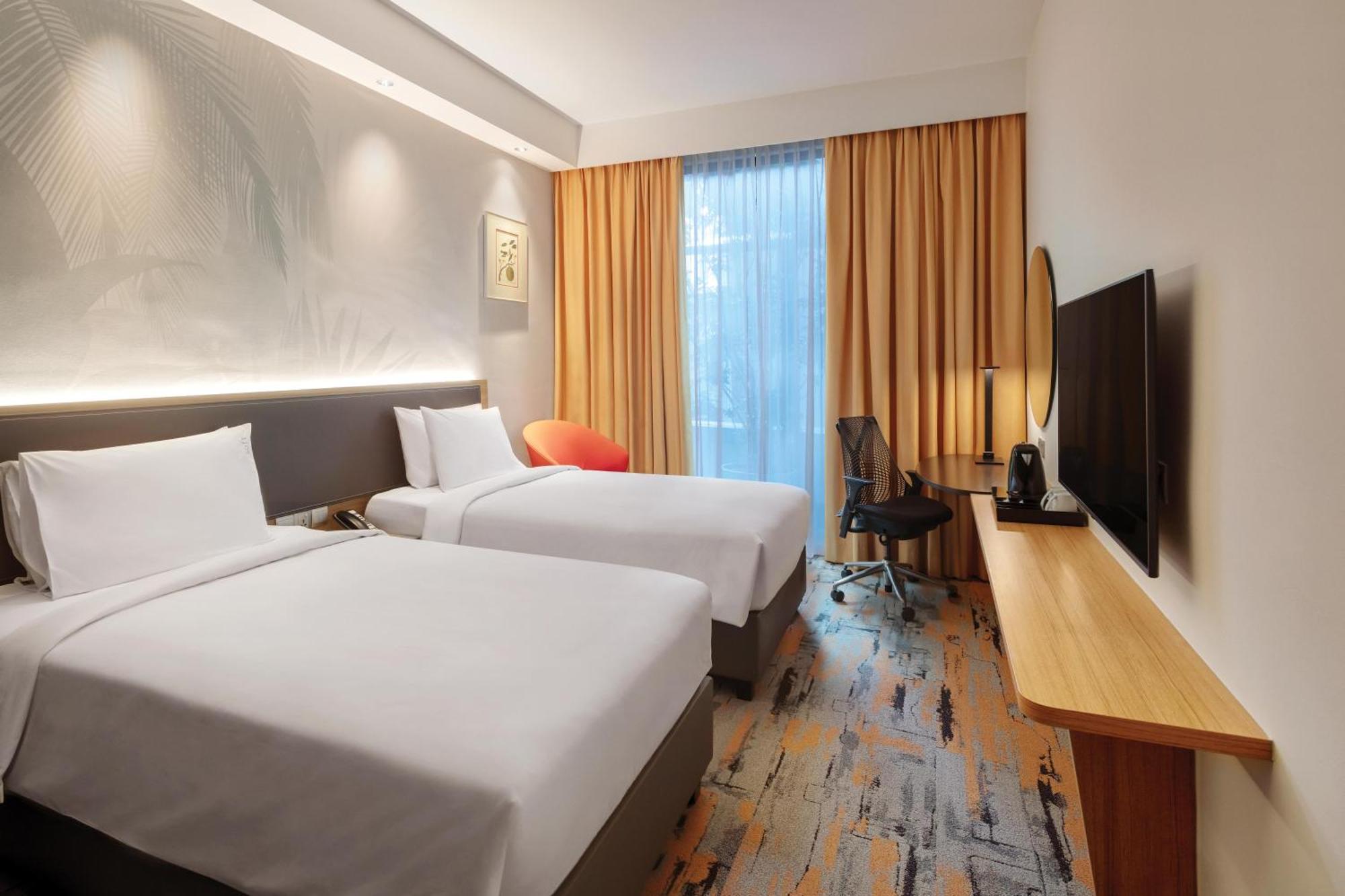 Express Orchard Road By Ihg Hotel