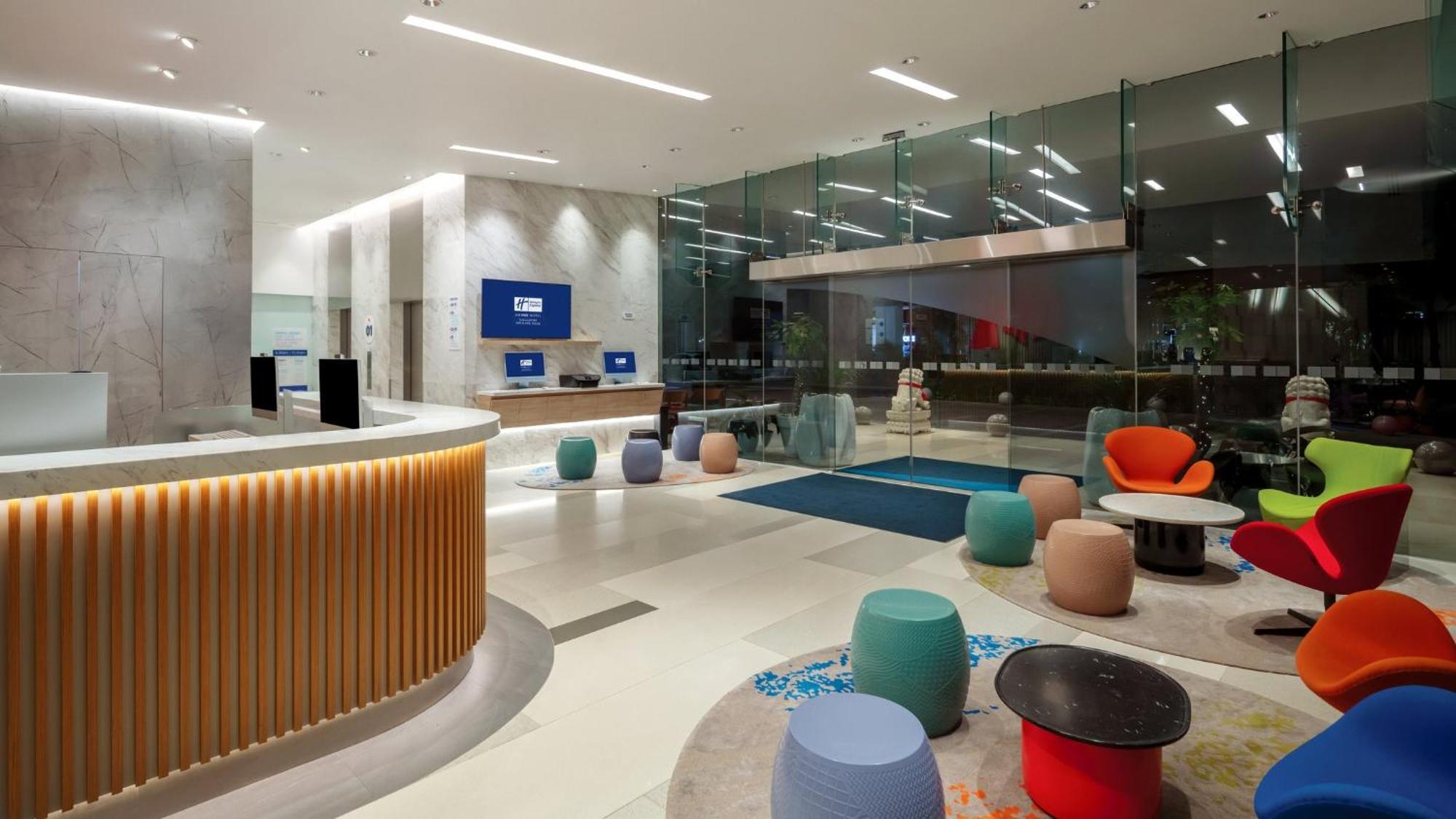 Express Orchard Road By Ihg Hotel