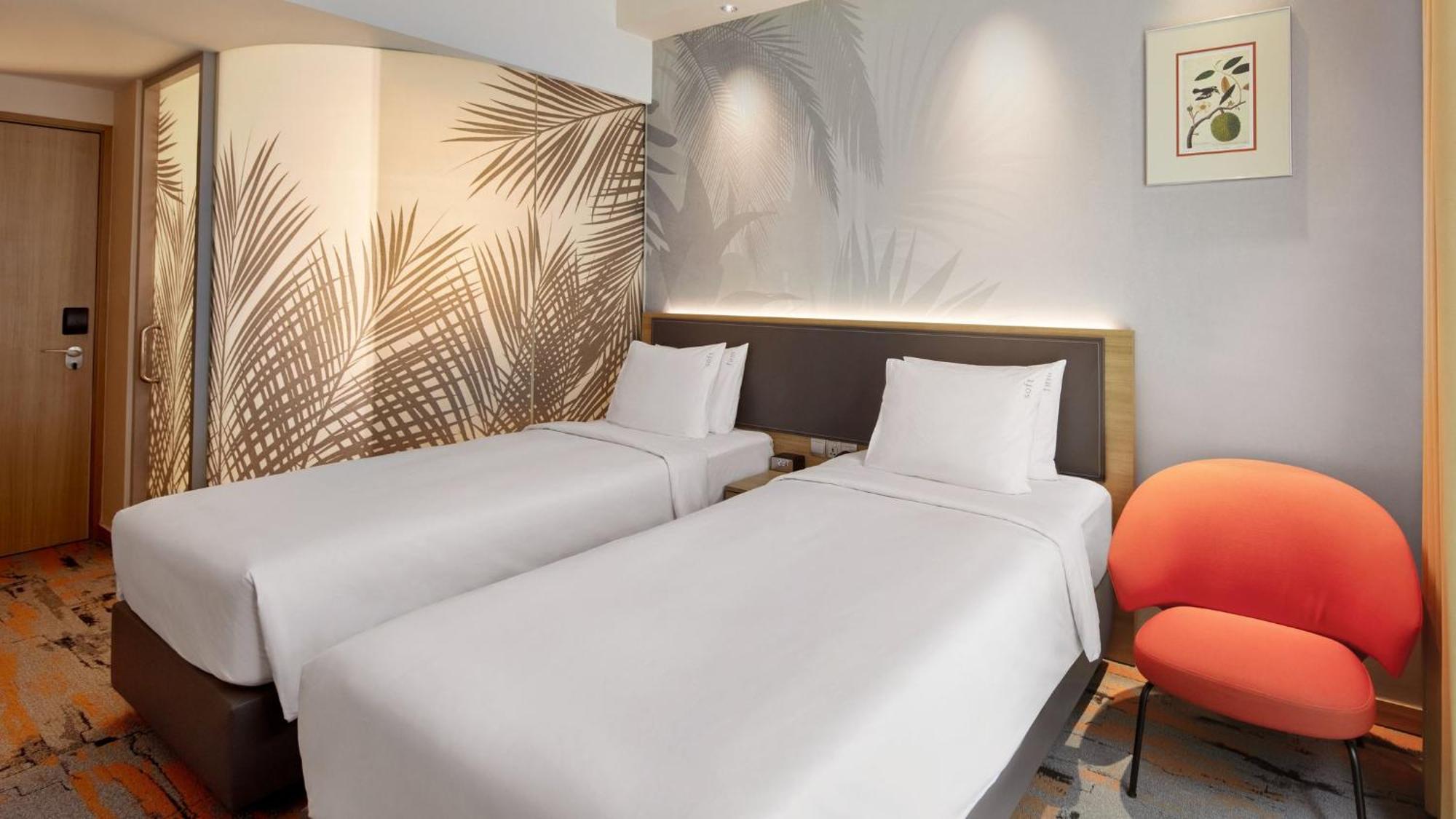 Express Orchard Road By Ihg Hotel 4*