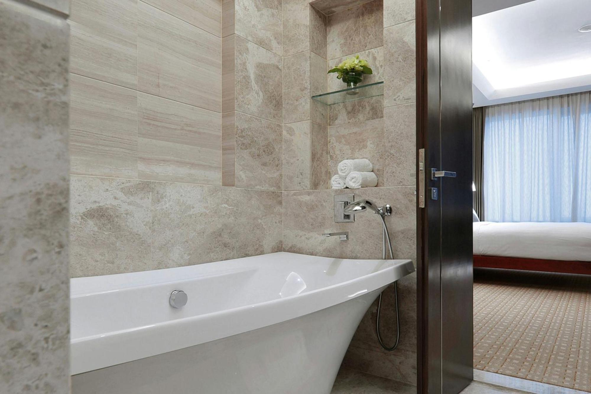 Hotel Marriott Tang Plaza 5*