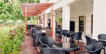 Raintr33 Hotel Singapura