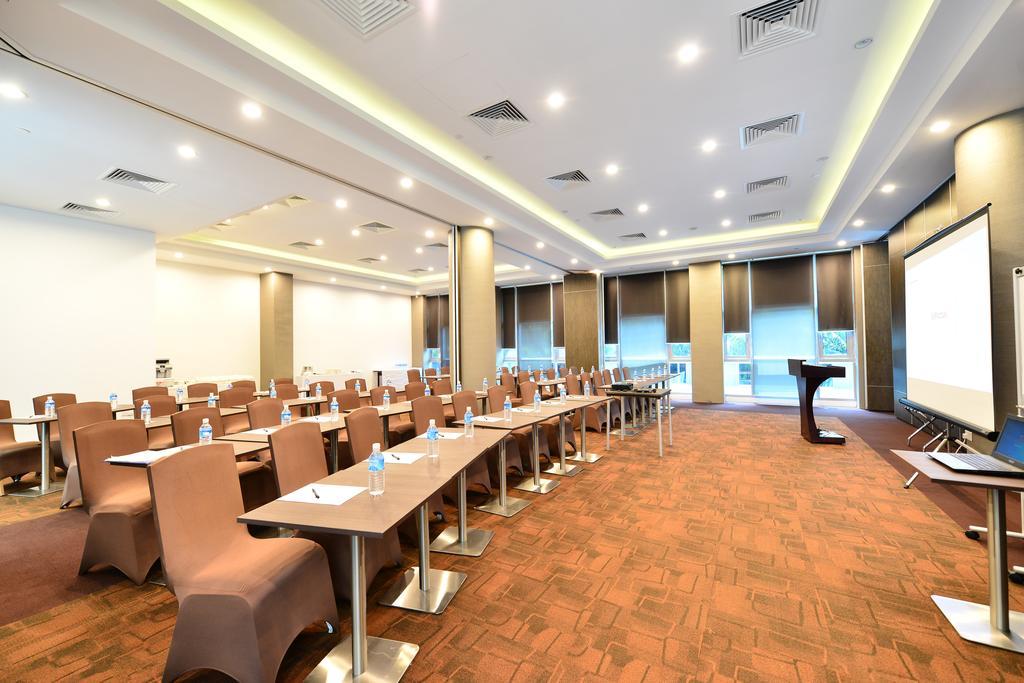 Hotel Chancellor@orchard 3*