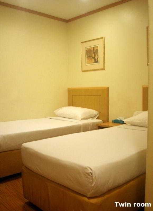 81 Sakura Hotel 2*