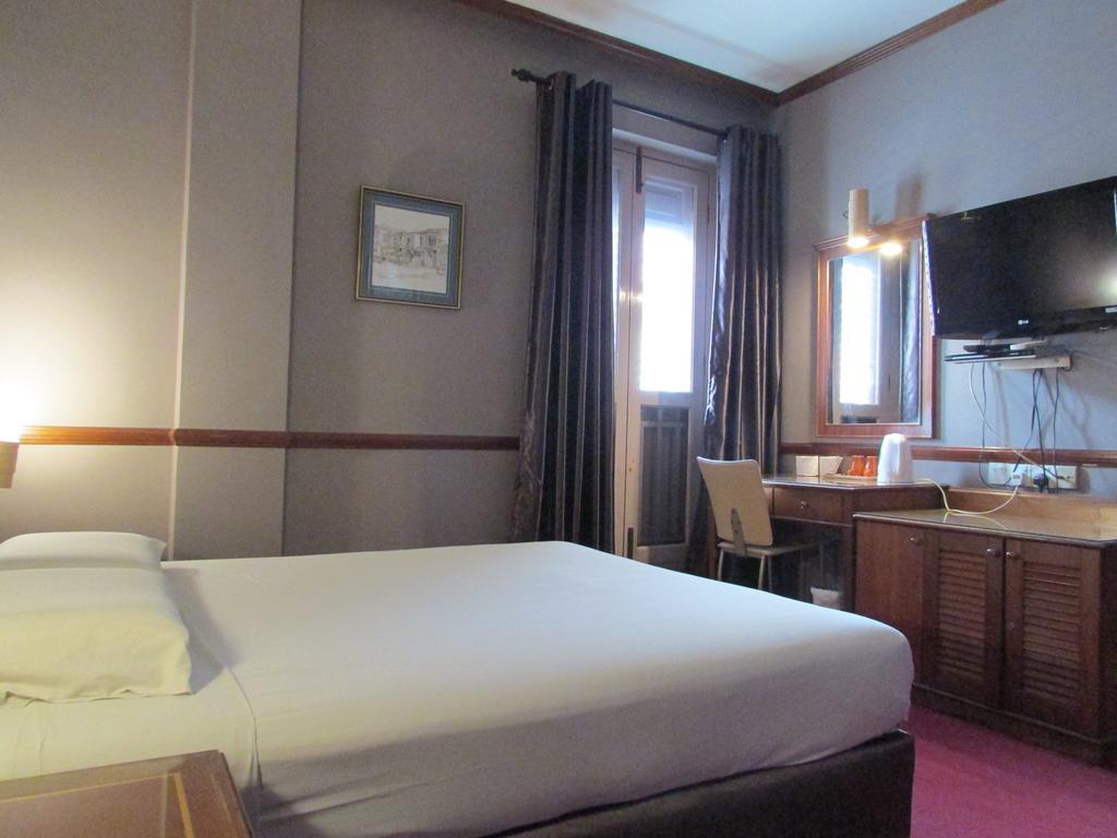 Hotel Four Chain View 2*