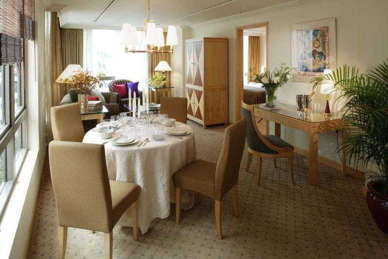 Lanson Place Winsland,