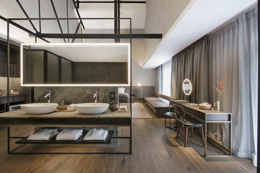 Hotel The Warehouse 4*
