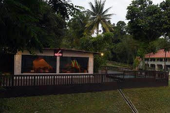 Raintr33 4* Singapura
