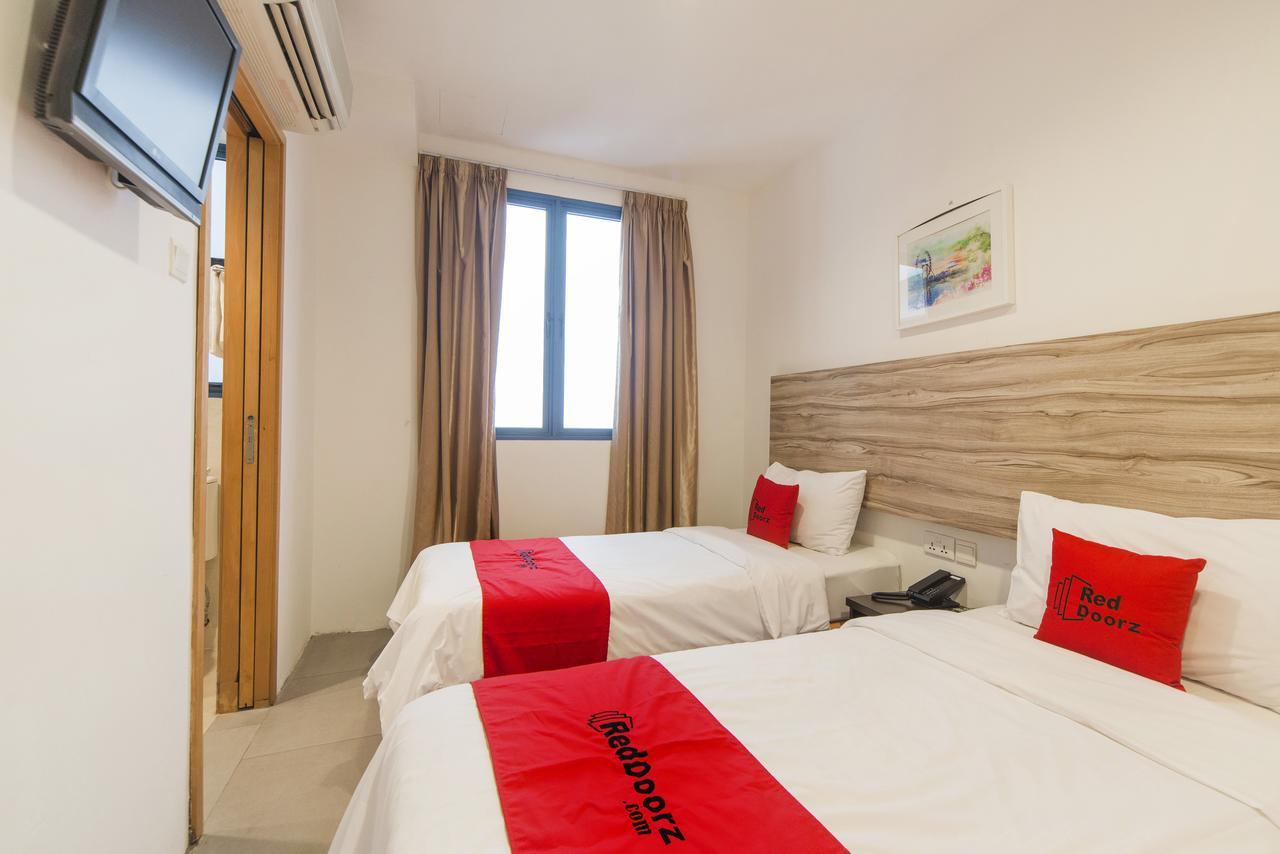Reddoorz Plus @ Victoria Street 3* Singapura