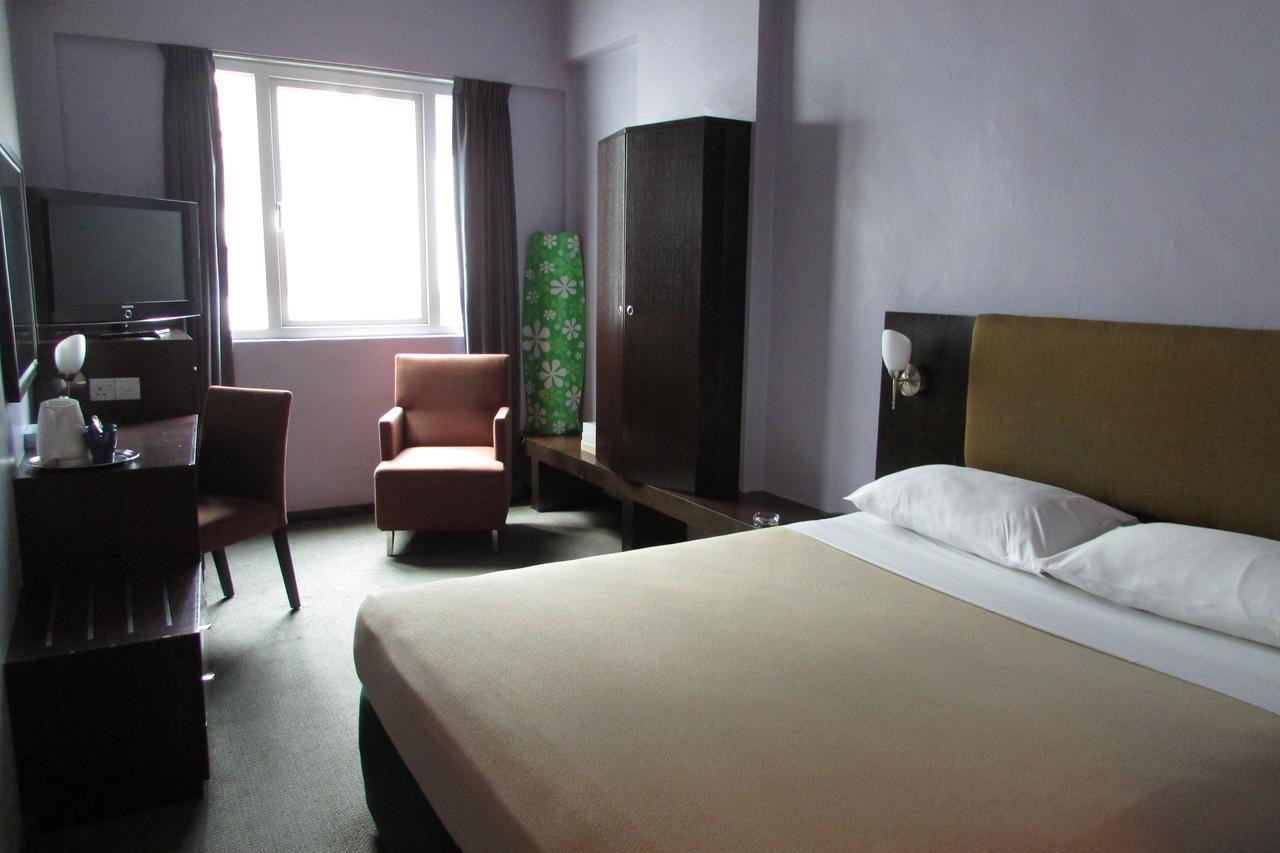 Strand Hotel 3* Singapore