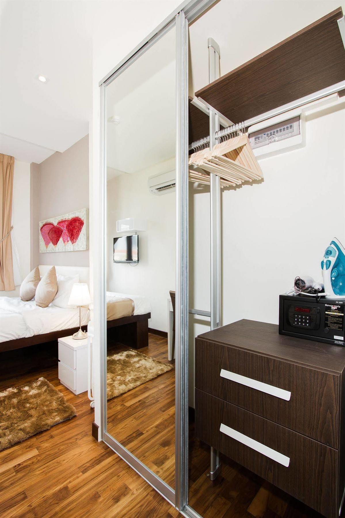 Heritage Collection On Boat Quay - South Bridge Wing - Mobile App Check-in Apartment *