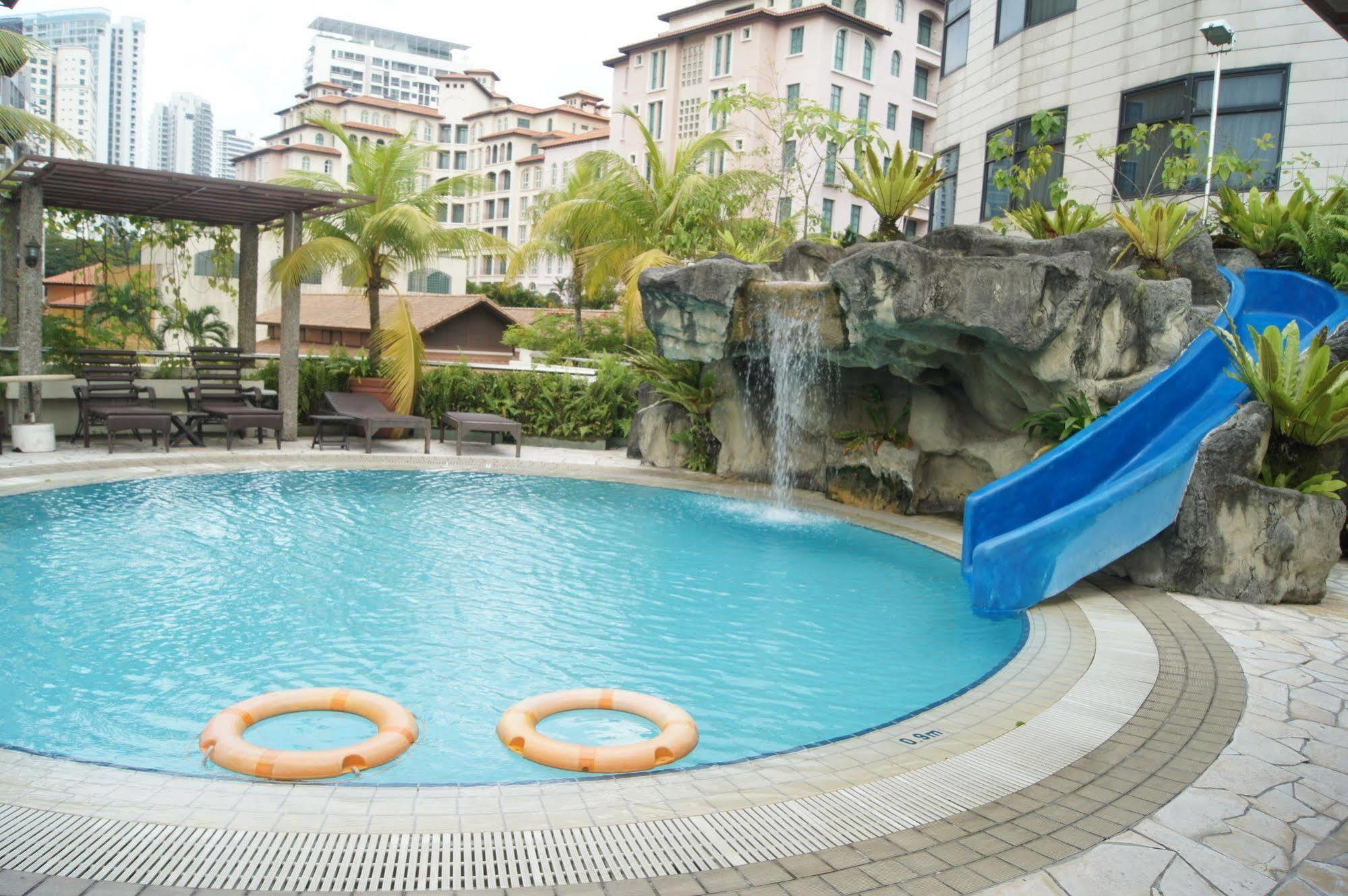 Hotel Robertson Quay 3*