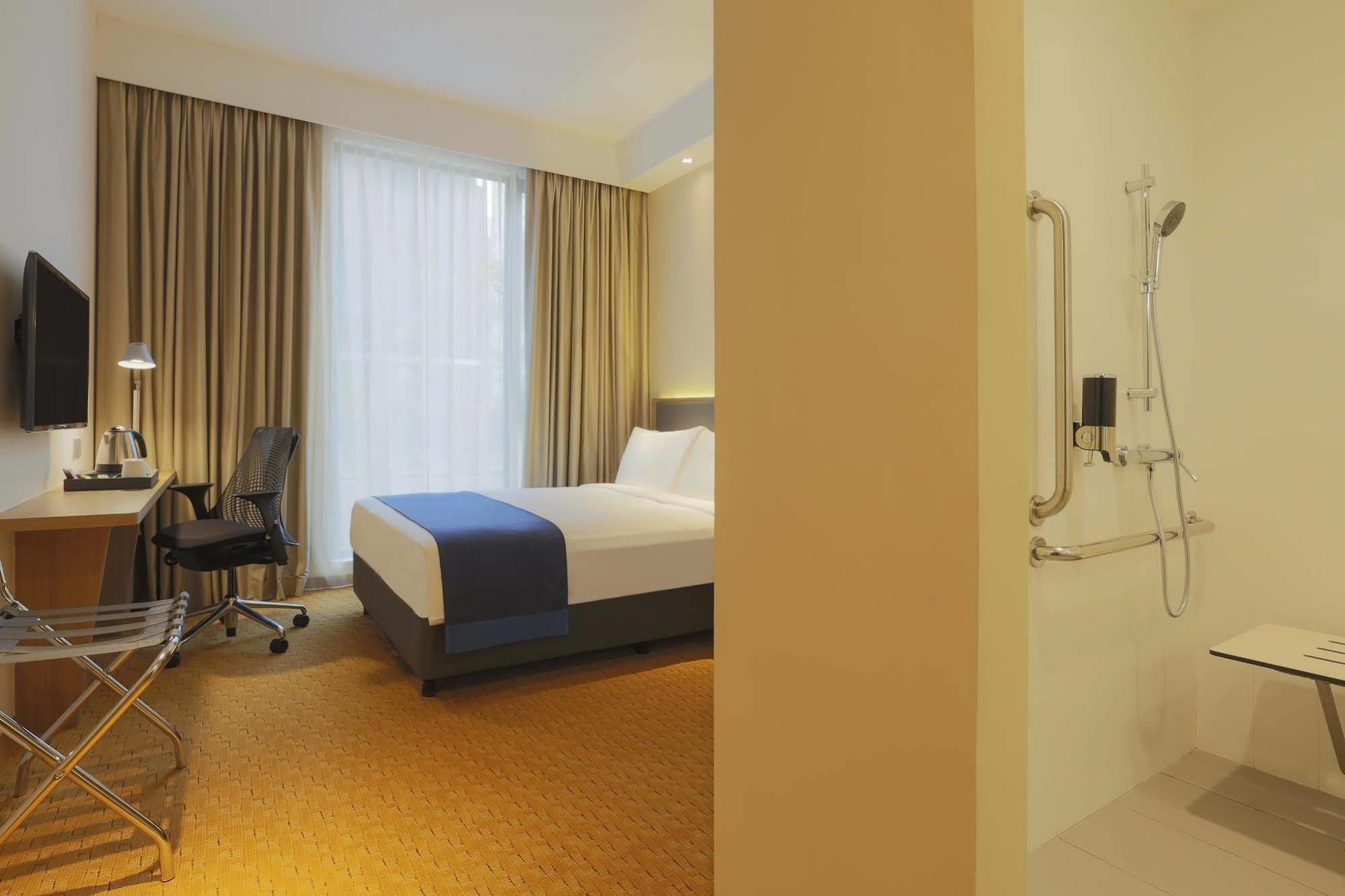 Express Orchard Road By Ihg 4*