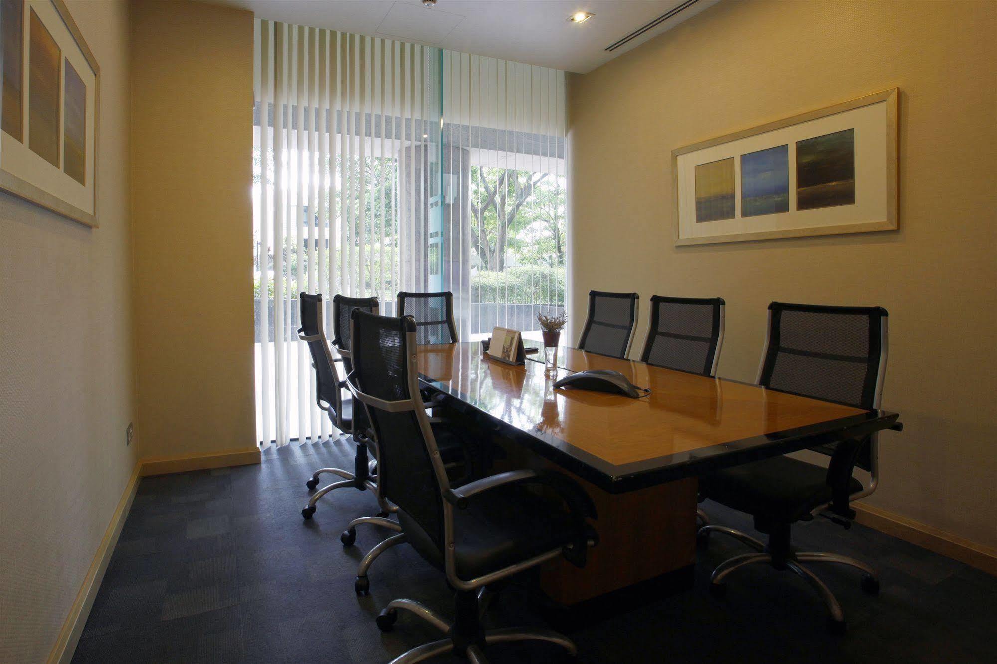 Lanson Place Winsland,