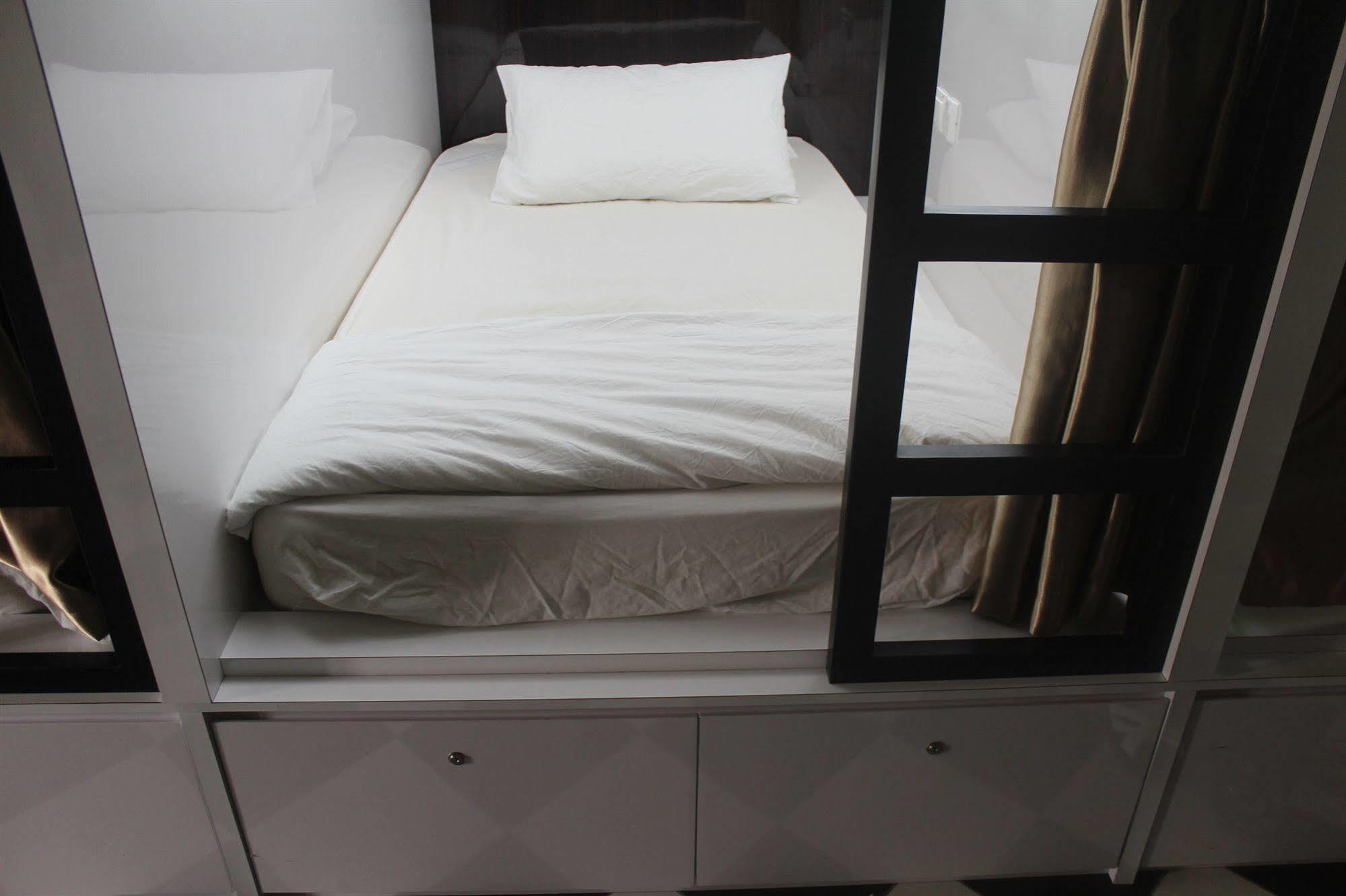 Vintage Boutique Capsule @ Little India Capsule hotel Singapore