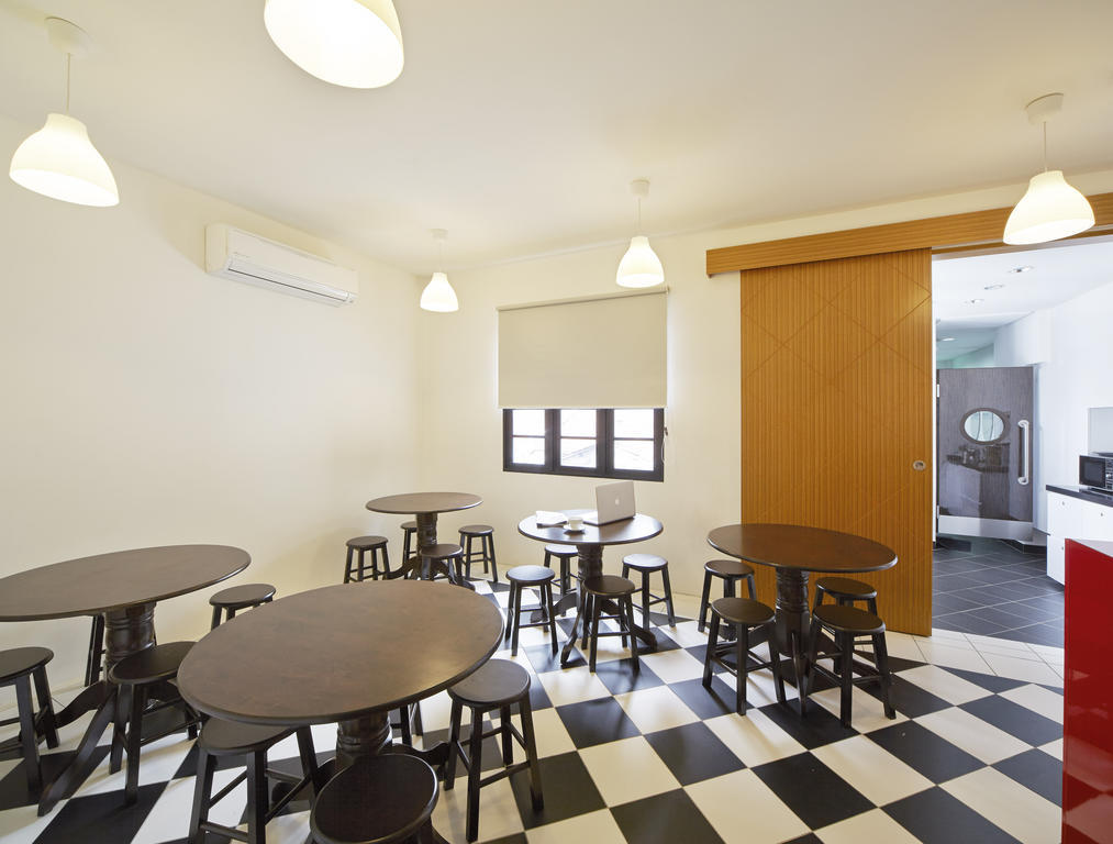 Vintage Boutique Capsule @ Little India Capsule hotel 2*