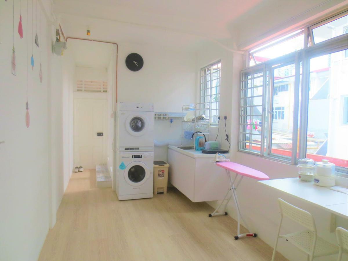 Balcony Window Room2 Tiong Bahru Near Sgh