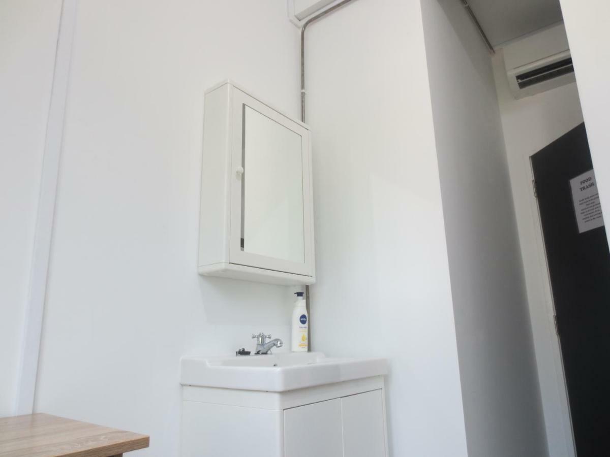 Homestay Balcony Window Room2 Tiong Bahru Near Sgh
