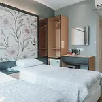Hi Hotel Dot