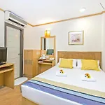 Hotel 81 Sakura (SG Clean)