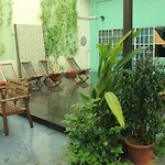 Backpacker\'S Hostel @ The Little Red Dot