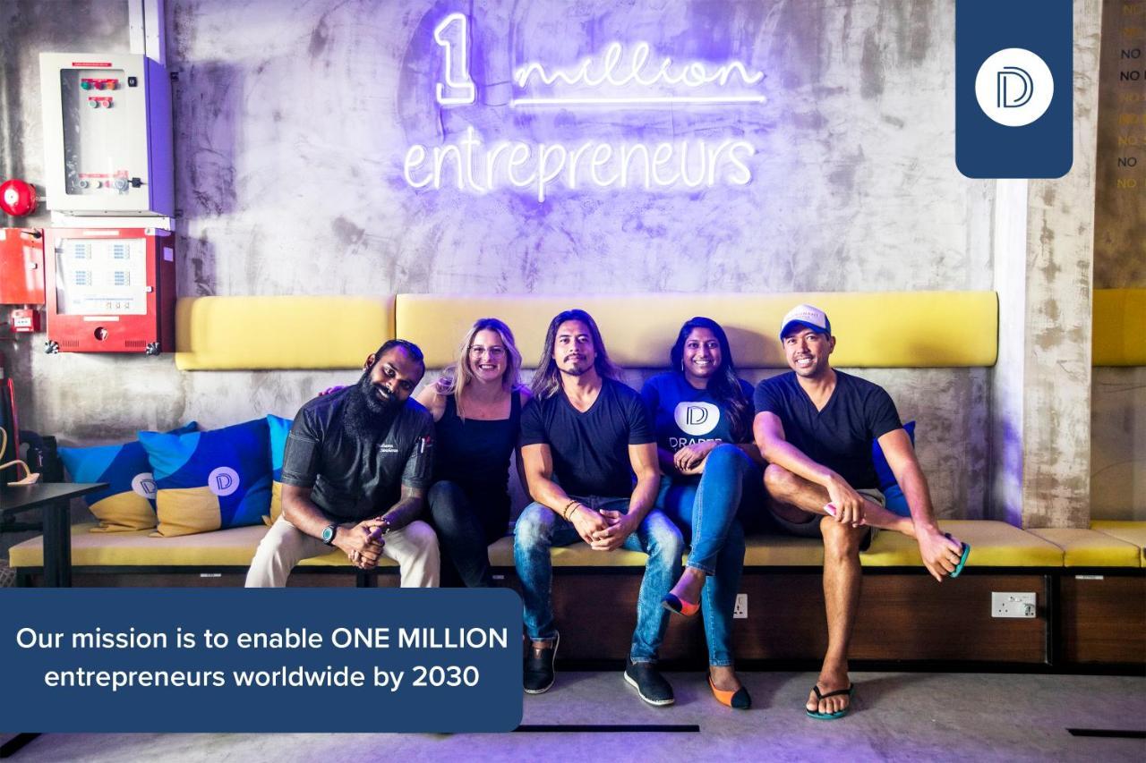 Capsule hotel Draper Startup House For Entrepreneurs *