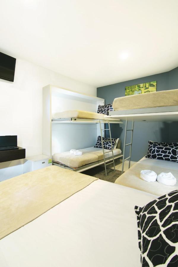 Tai 2* Singapore
