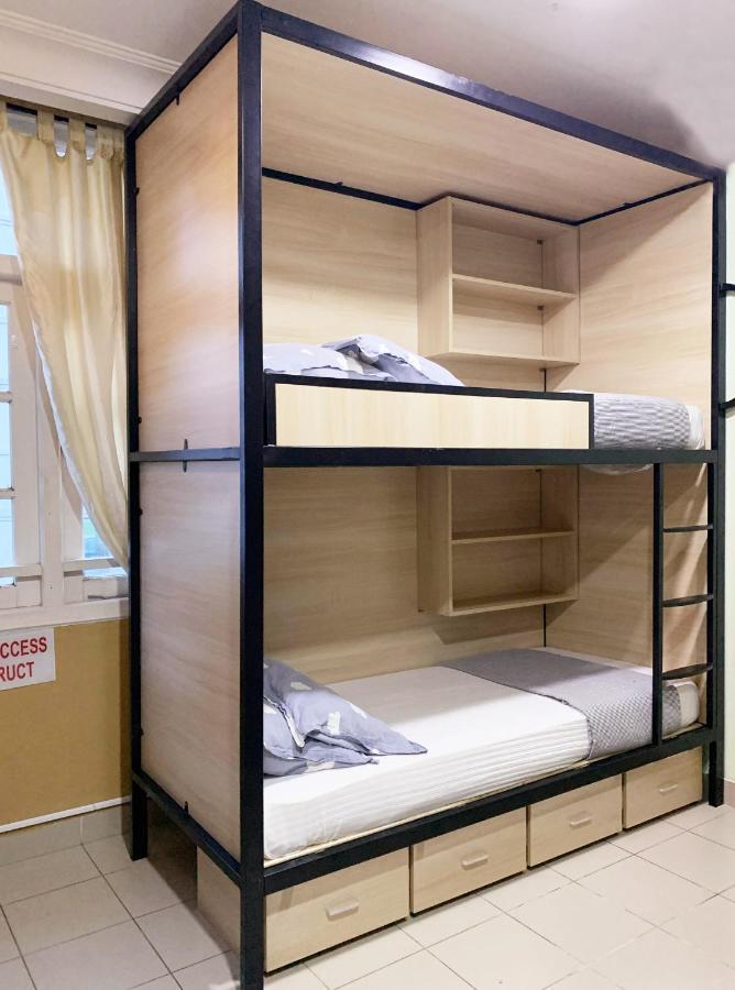 Hostel Snooze @dickson Road Singapore