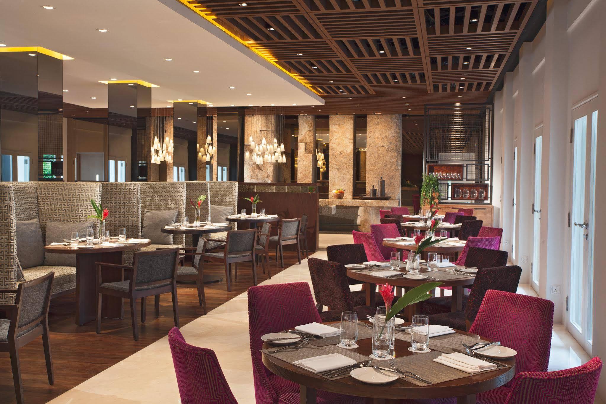 Hotel Oasia Sentosa By Far East Hospitality 5*