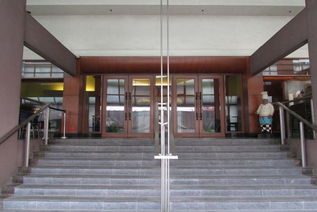 Strand Hotel