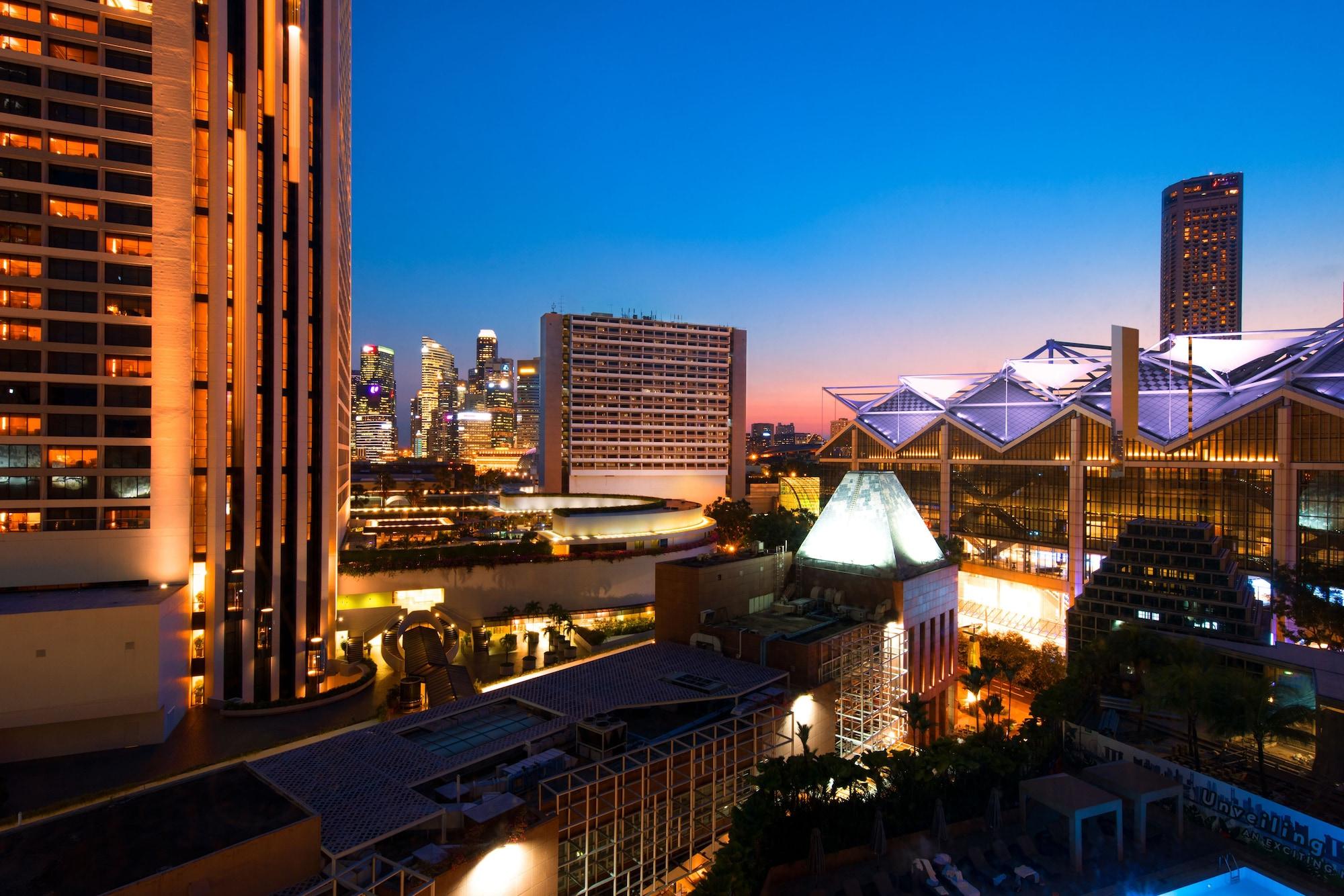 Conrad Marina Bay Hotel 5*