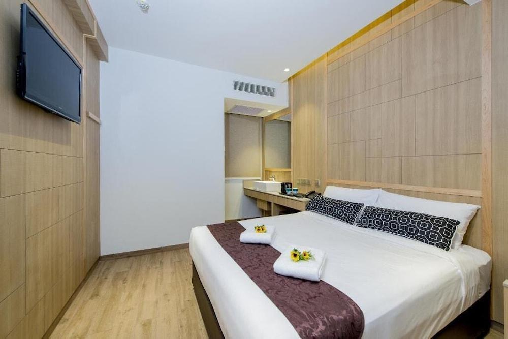 81 Premier Star Hotel 2*