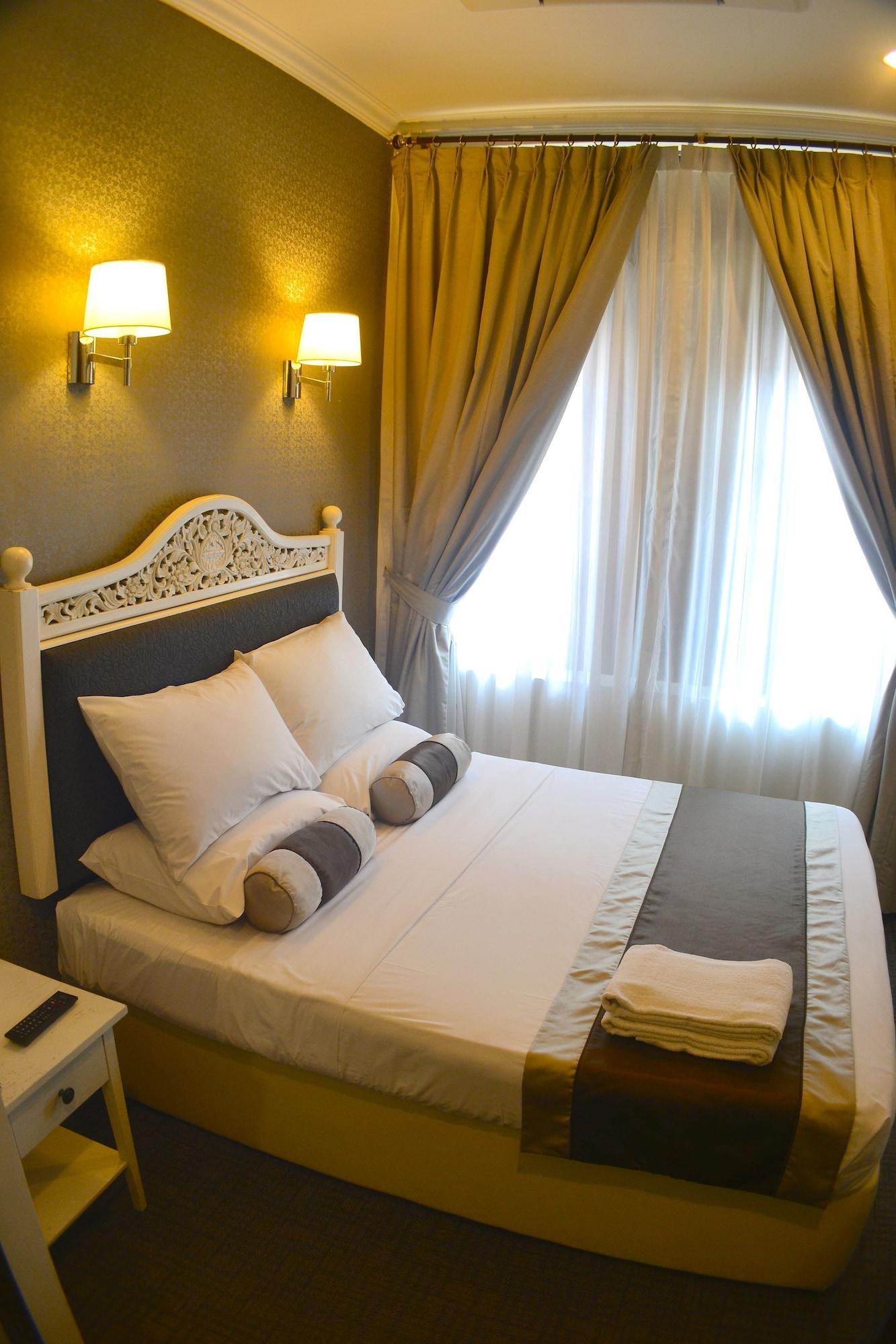 The At Temple Street Hotel