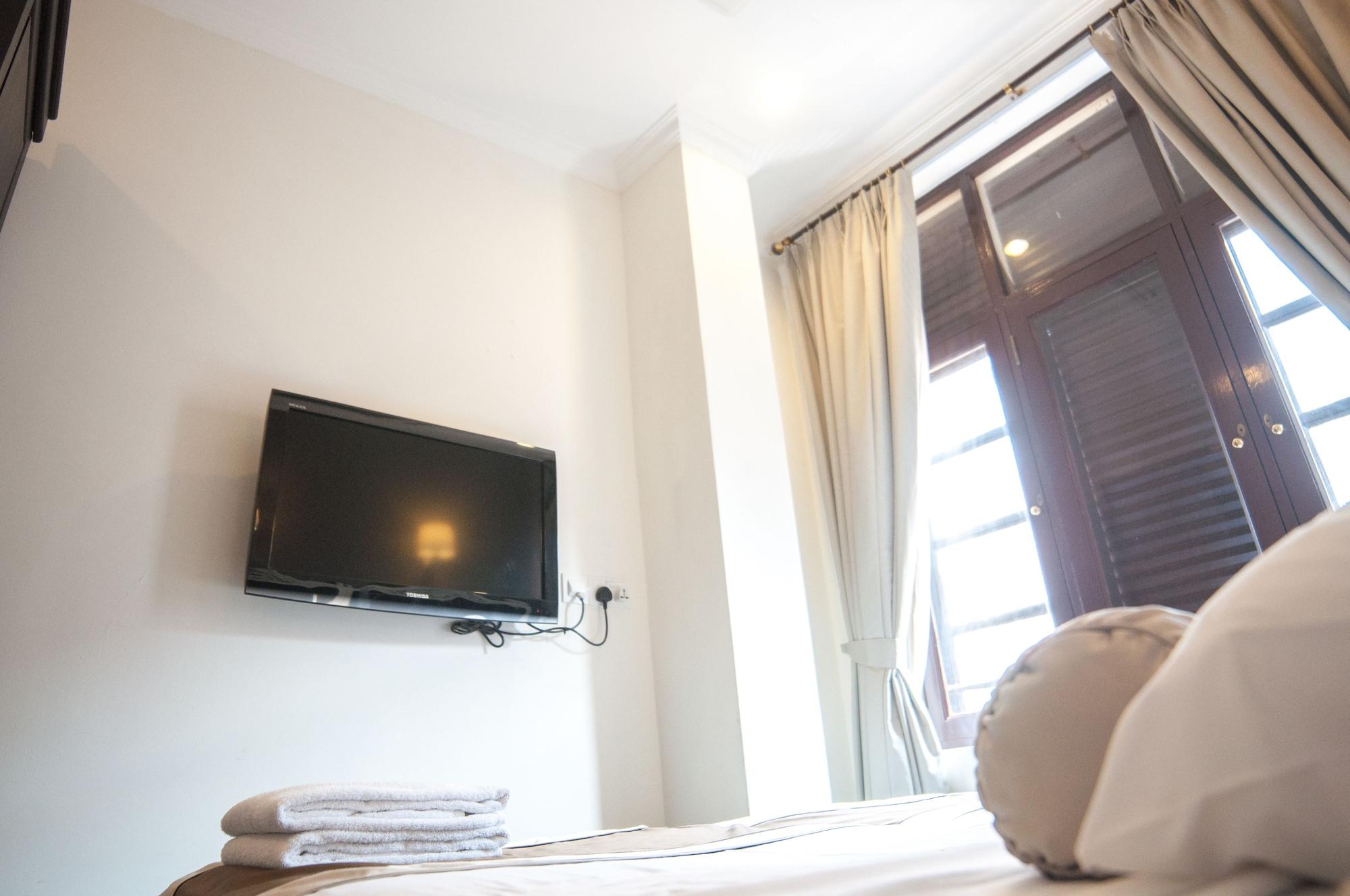 The At Temple Street Hotel