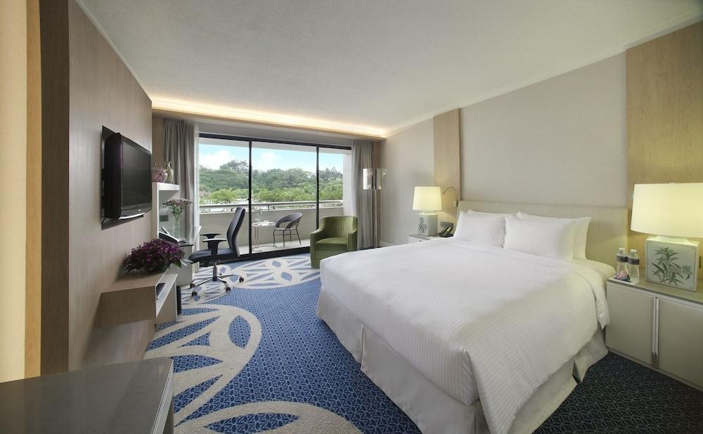 Concorde Hotel 4*